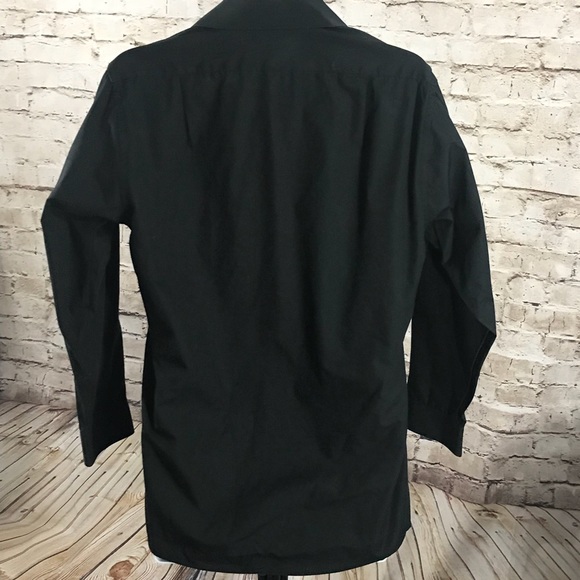 Van Heusen poplin, button-up dress shirt - Picture 2 of 3